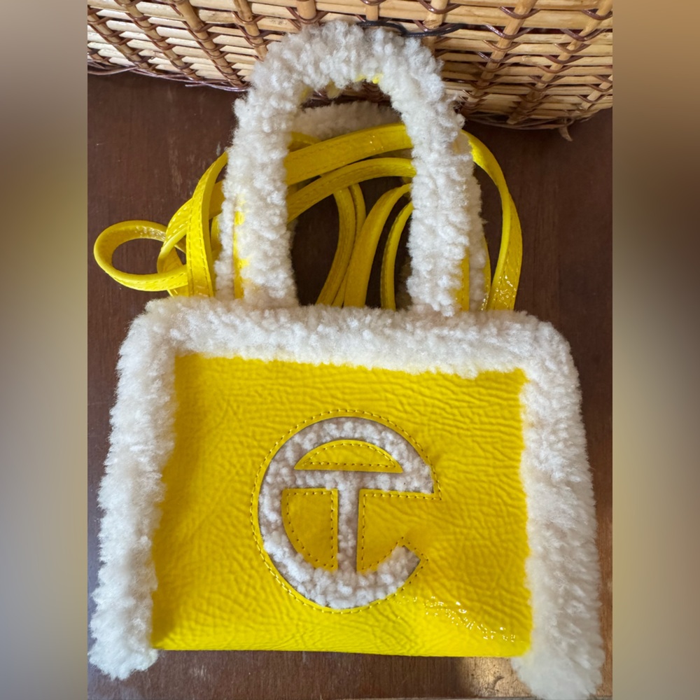BRAND NEW 💛  TEFLAR X UGG Crinkle Patent Shearling Small Shopping Bag Taxi